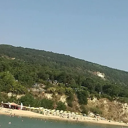 Guest house Villa Golden Sands 2*