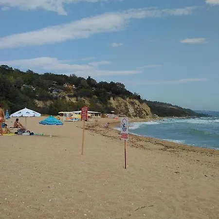 Villa Golden Sands Guest house